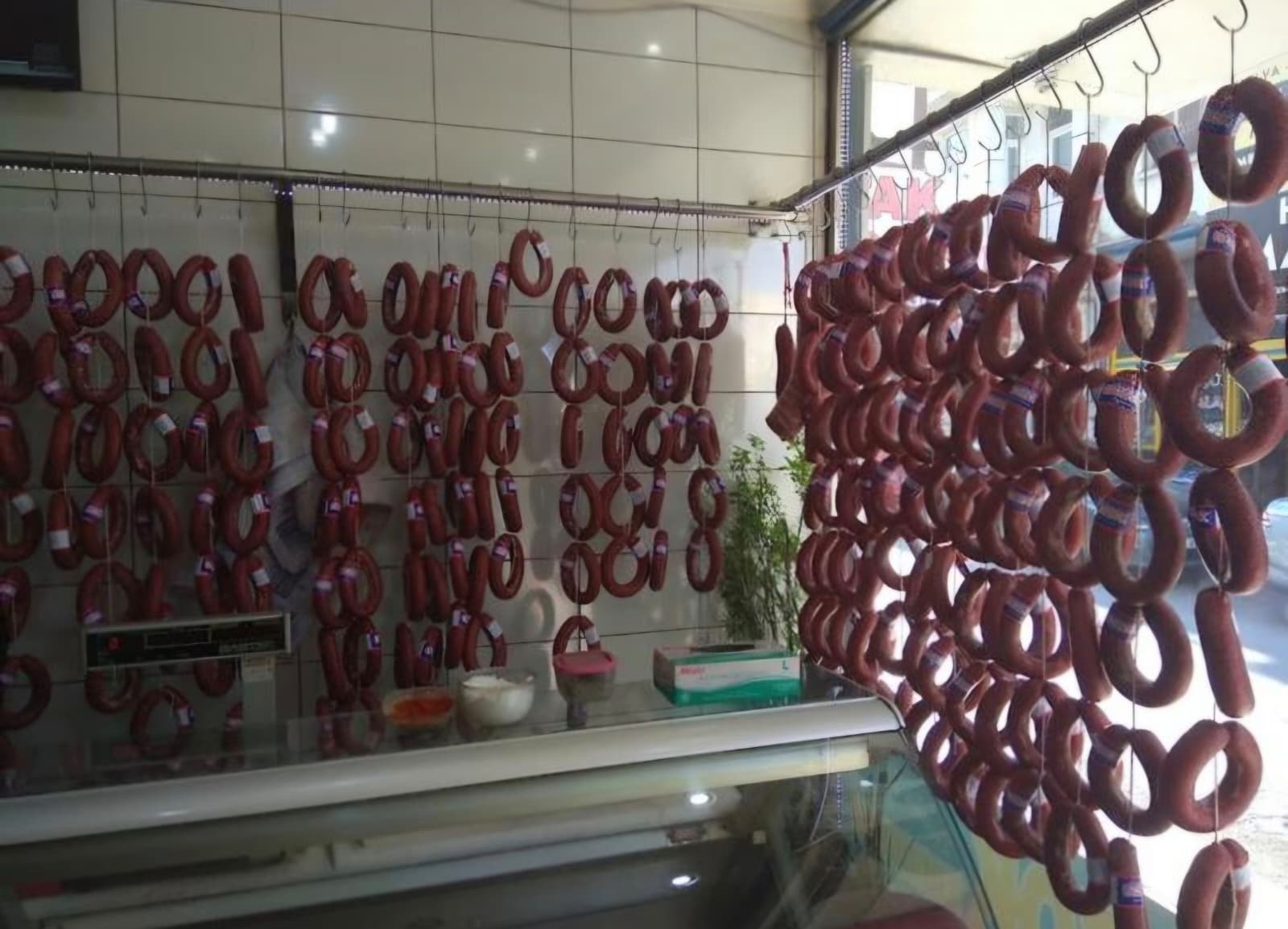 Doğal yöntemlerle üretilmiş geleneksel kangal sucuk